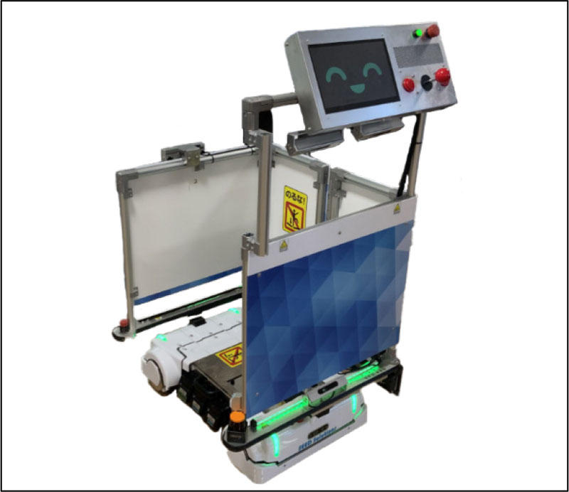 写真1　カート搬送ロボット画像（左斜め前）