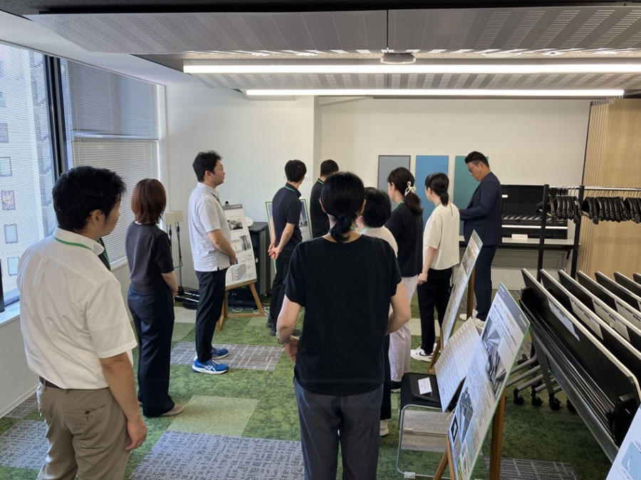 グリーン・リニューアルZEB見学の様子