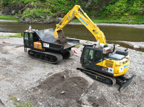 写真2 下久保ダム上流域での作業状況