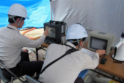 写真3　圧送実験（データロガーで圧力確認）