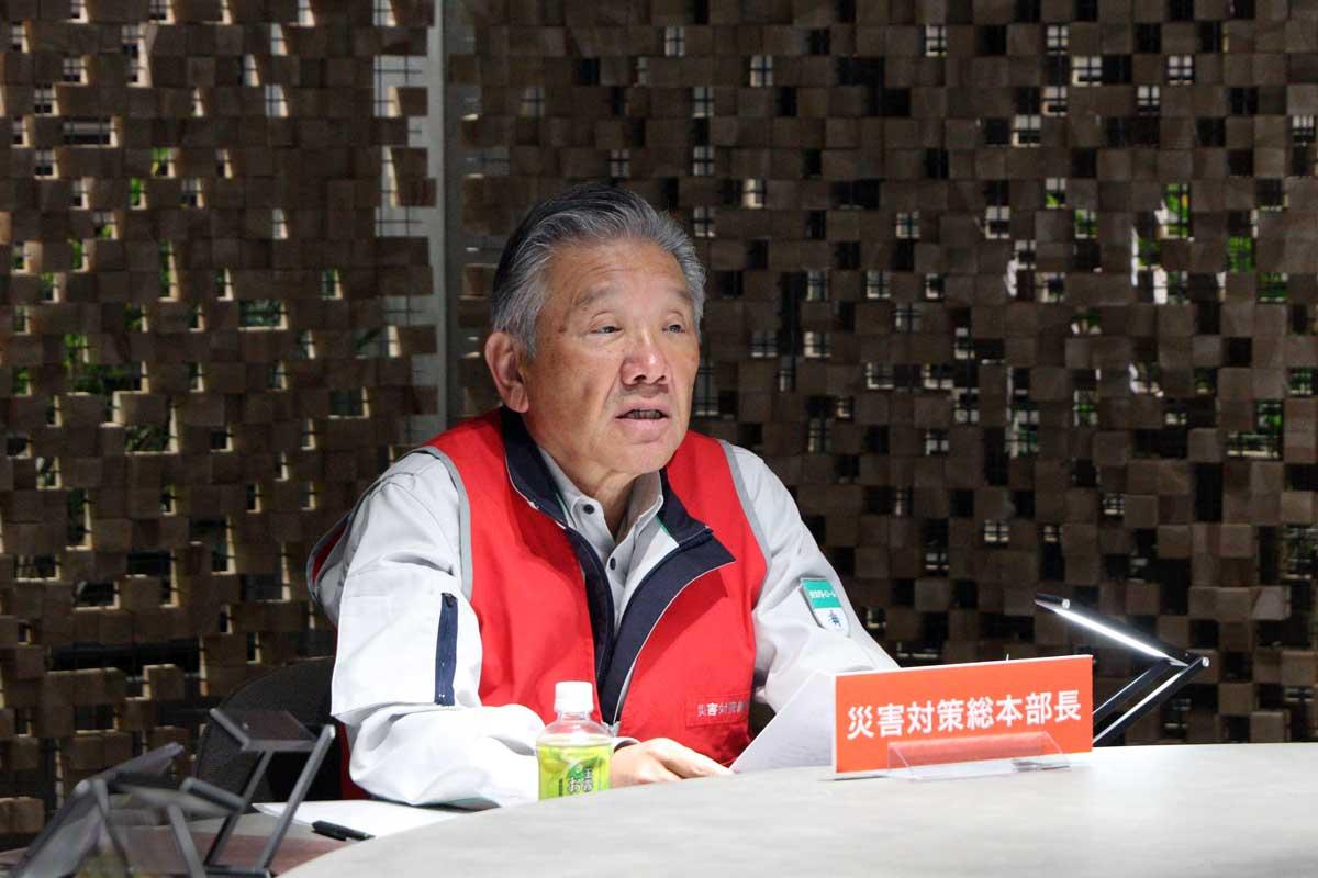 訓練講評を行う相川社長