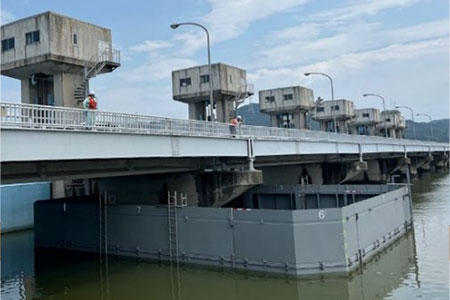 写真1　仮締切設置全景