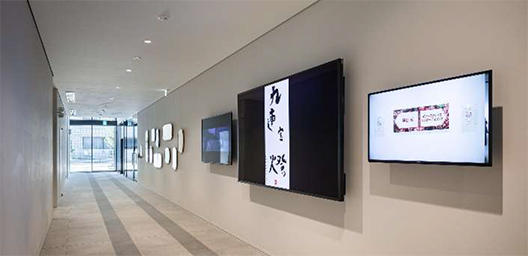 イーストテラスパス（南北通路）
