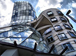 photo credit：Dancing House via photopin(license)