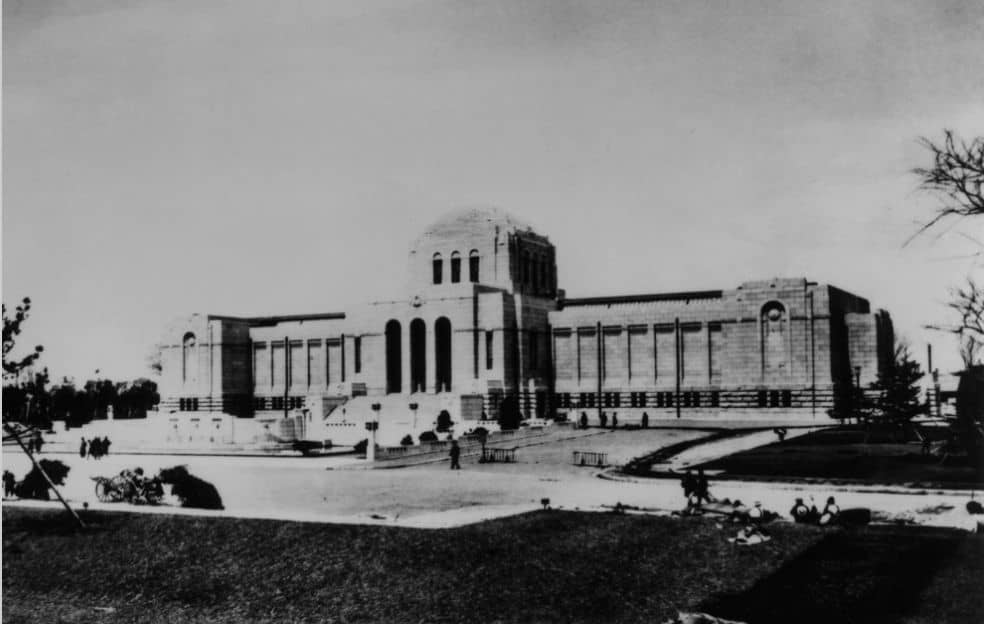 Meiji Memorial Picture Gallery