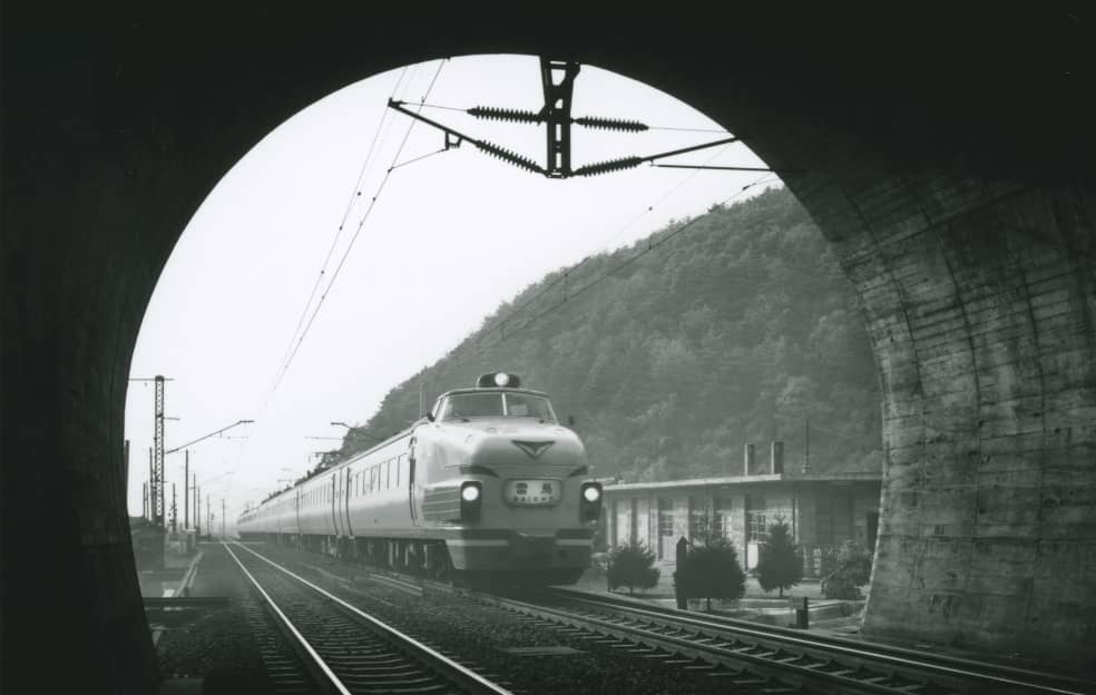 Hokuriku Main Line, Hokuriku tunnel [3rd segment]